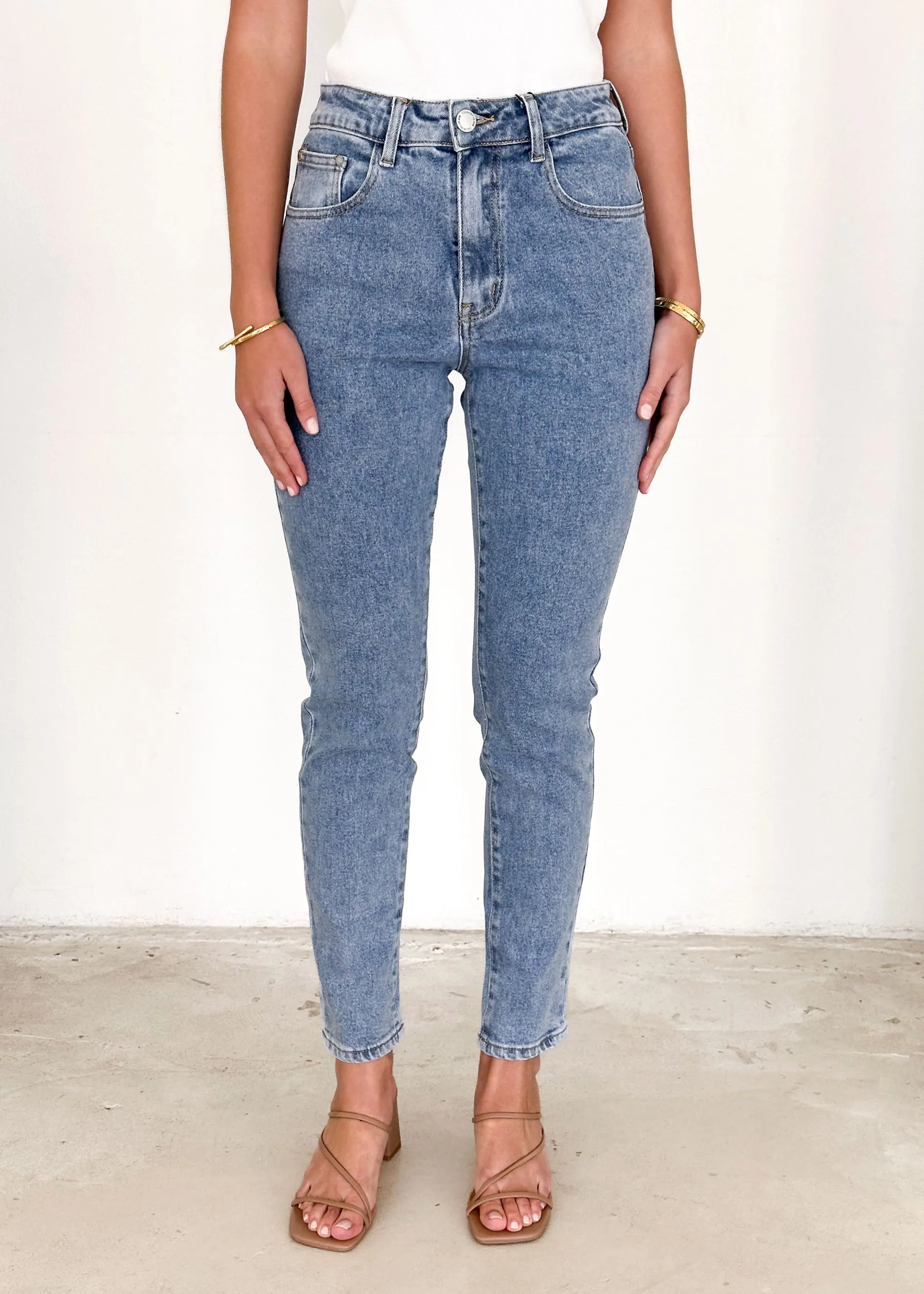 Blaire Mom Jeans - Mid Blue