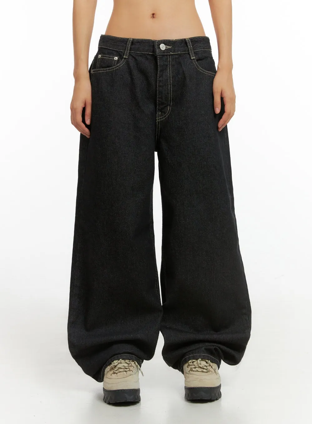 Clover Stitched Baggy Jeans IS402