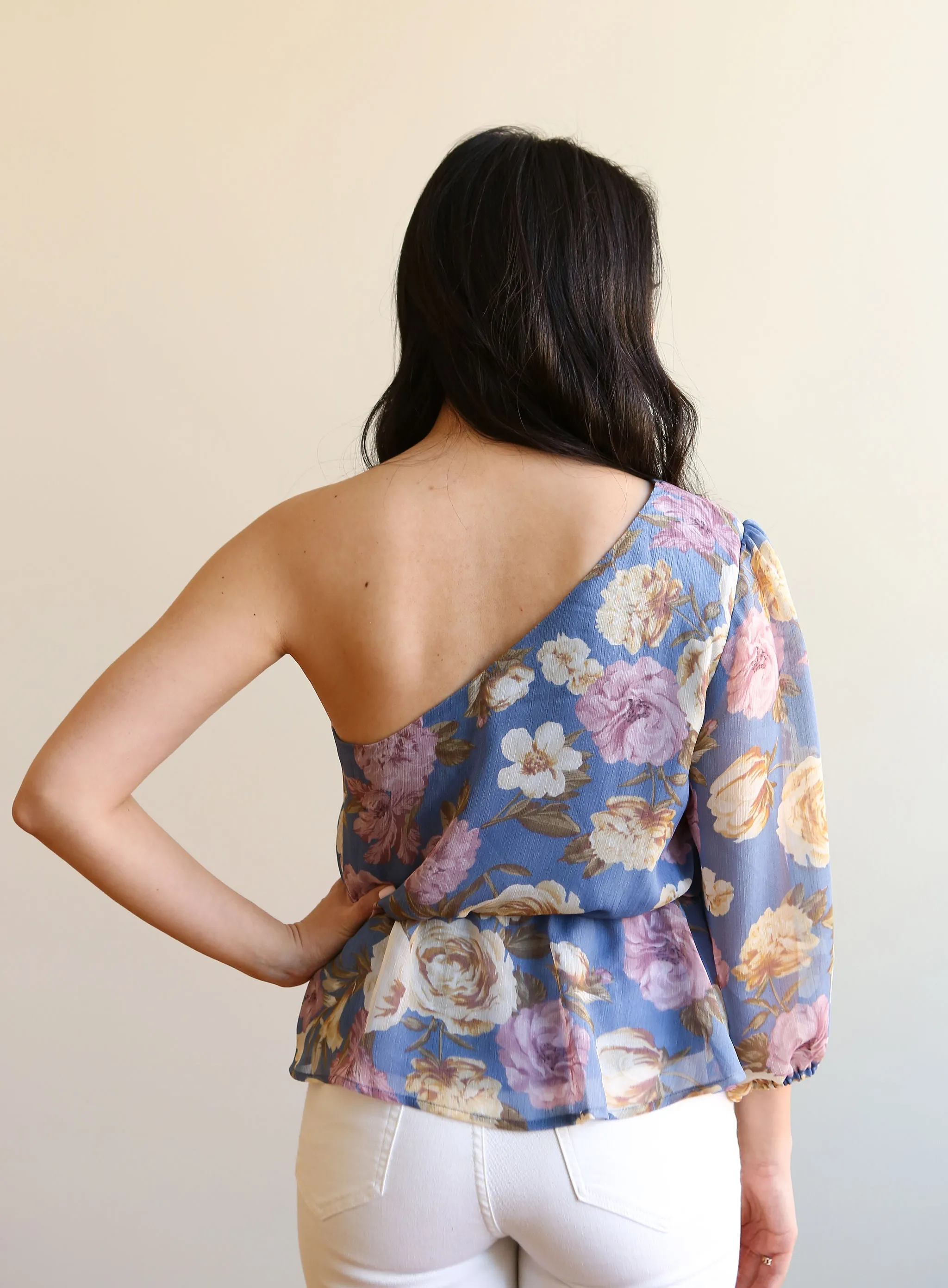 EMMA One-Shoulder Top